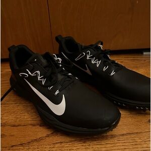 Nike Woman’s Golf Shoes — Black — Size 10